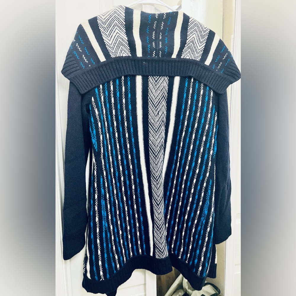 Neiman Marcus Navy and White Cashmere Cardigan - Picture 4 of 4